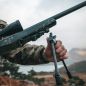Preview: Nahaufnahme des patentierten Magnet-Befestigungskopfs aus 7075 Aluminium beim Spartan Javelin Bipod.