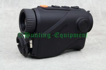 Preview: Jäger bei der Pirschjagd mit der kompakten ThermTec Cyclone 625 Wärmebildkamera in der Hand
