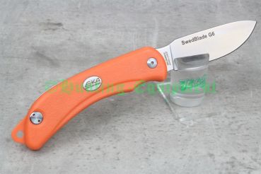Preview: Nahaufnahme der konkaven Aufbrechklinge beim geschwenkten EKA SwedBlade G6 Orange.