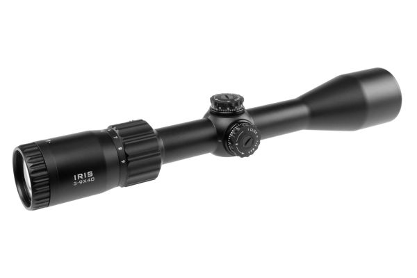 Element Optics IRIS 3-9x40 SFP Zielfernrohr mit montierten Flip-Up Schutzkappen und Throw Lever. Hunting Equipment