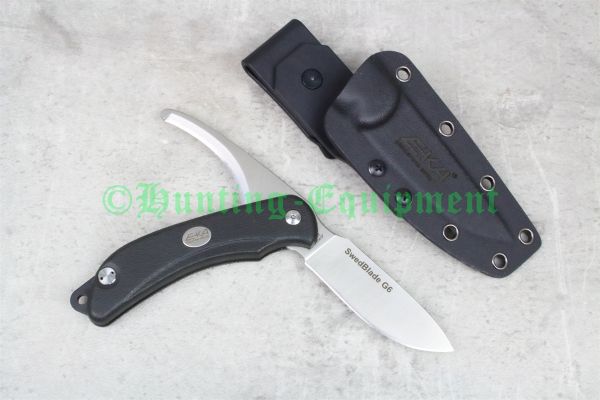 EKA SwedBlade G6 Black Jagdmesser mit ausgefahrener Drop-Point-Klinge und Kydex-Scheide.