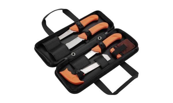 Geschlossene braune Transporttasche des Blaser Professional Aufbrechsets für die Jagd.